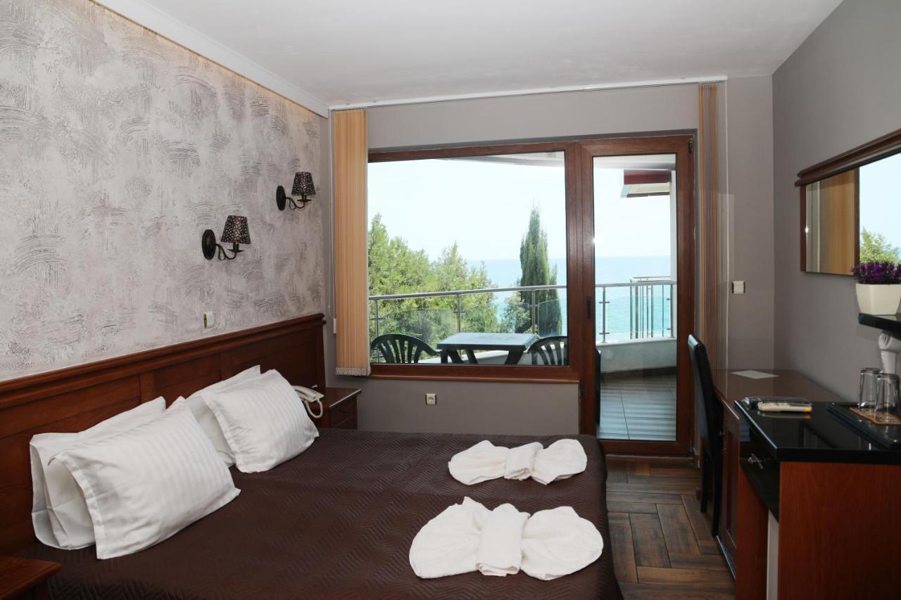 Petrov Family Hotel Nesebar Exterior photo