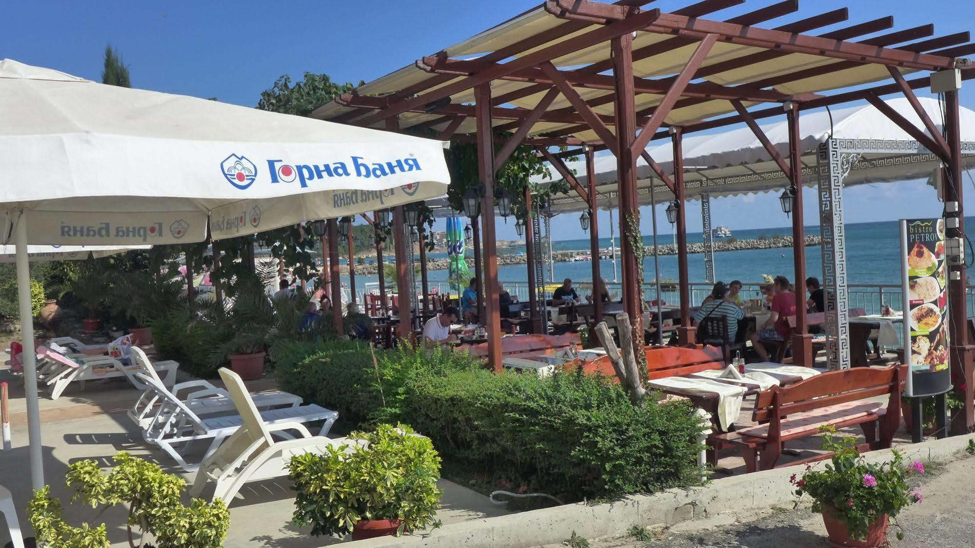 Petrov Family Hotel Nesebar Exterior photo