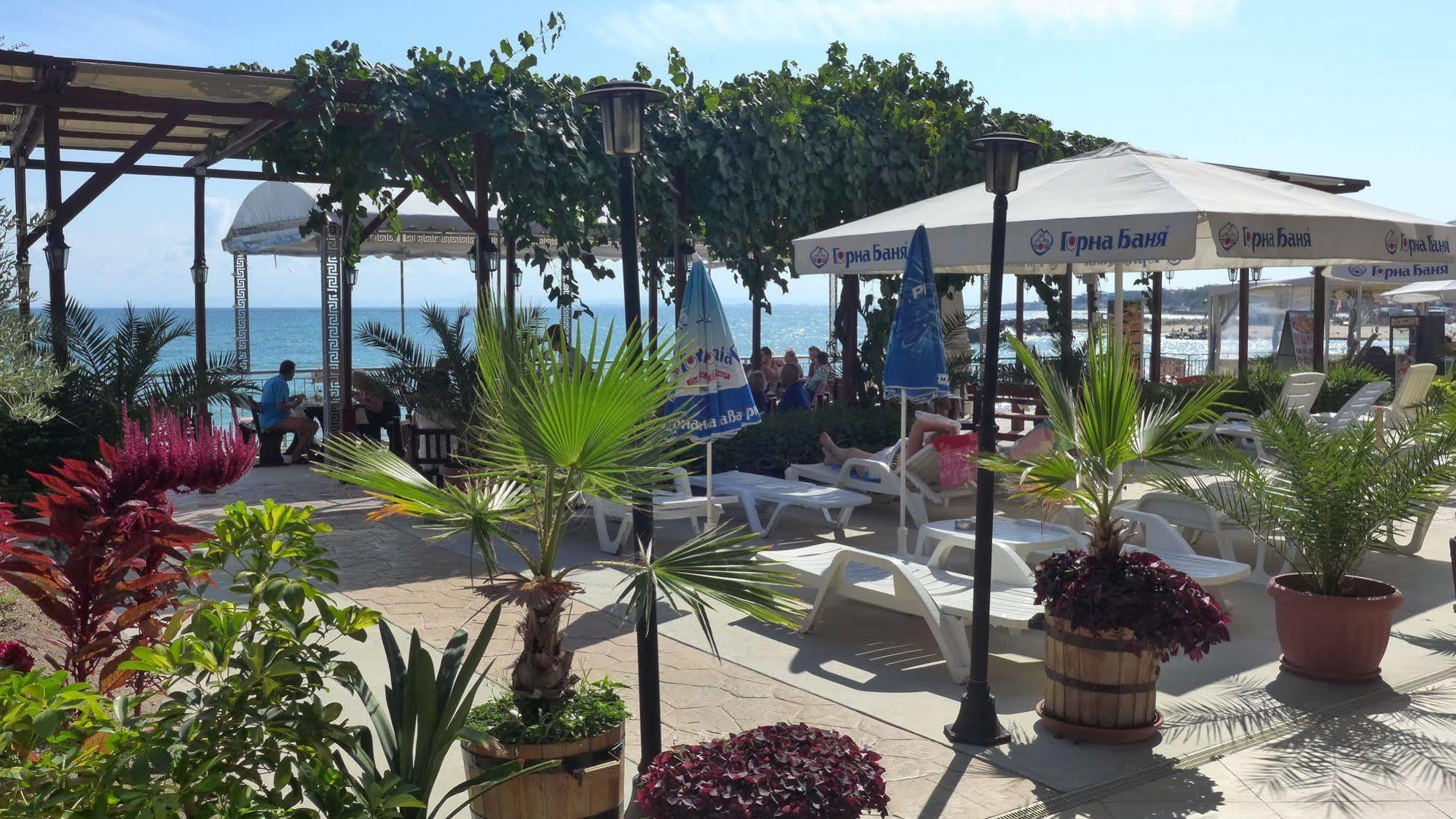 Petrov Family Hotel Nesebar Exterior photo
